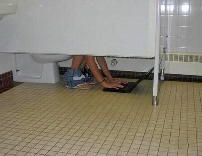 anthropi kollimeni me internet 3