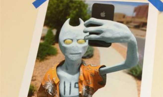 selfie stous exogiinous 1
