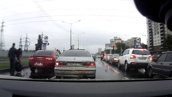 vgike apo to aftokinito na kani fasaria ke tis