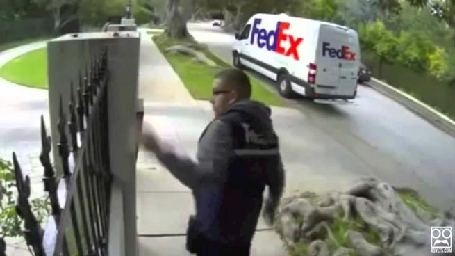 ipallili tis fedex pou den dinoun dekara