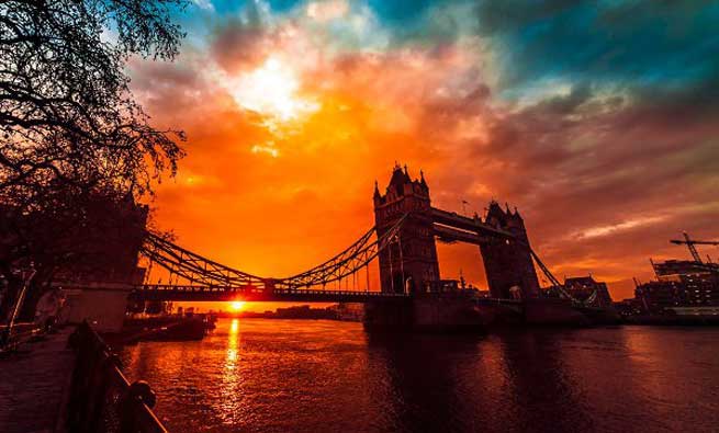 gefira tou londinou tower bridge apo ton chadchud timelapse