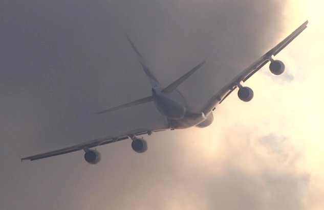 airbus a380 skizi ta sinnefa san voutiro