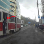ta tram vlaptoun sovara tous kapnistes