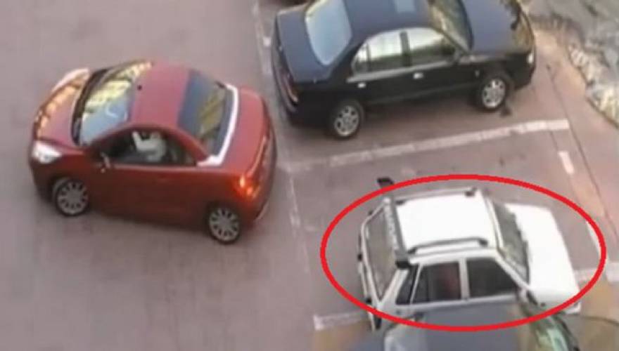 tis eklepse to parkingk alla pire tin ekdikisi tis