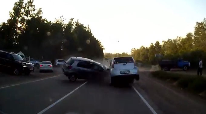 prokalese trocheo ke tin ekane me elafra pidimatakia