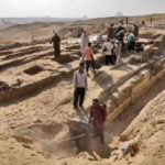 plio thameno konta se nekropoli sthn aigipto