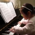 3xronh me apisteftes ikanothtes sto piano